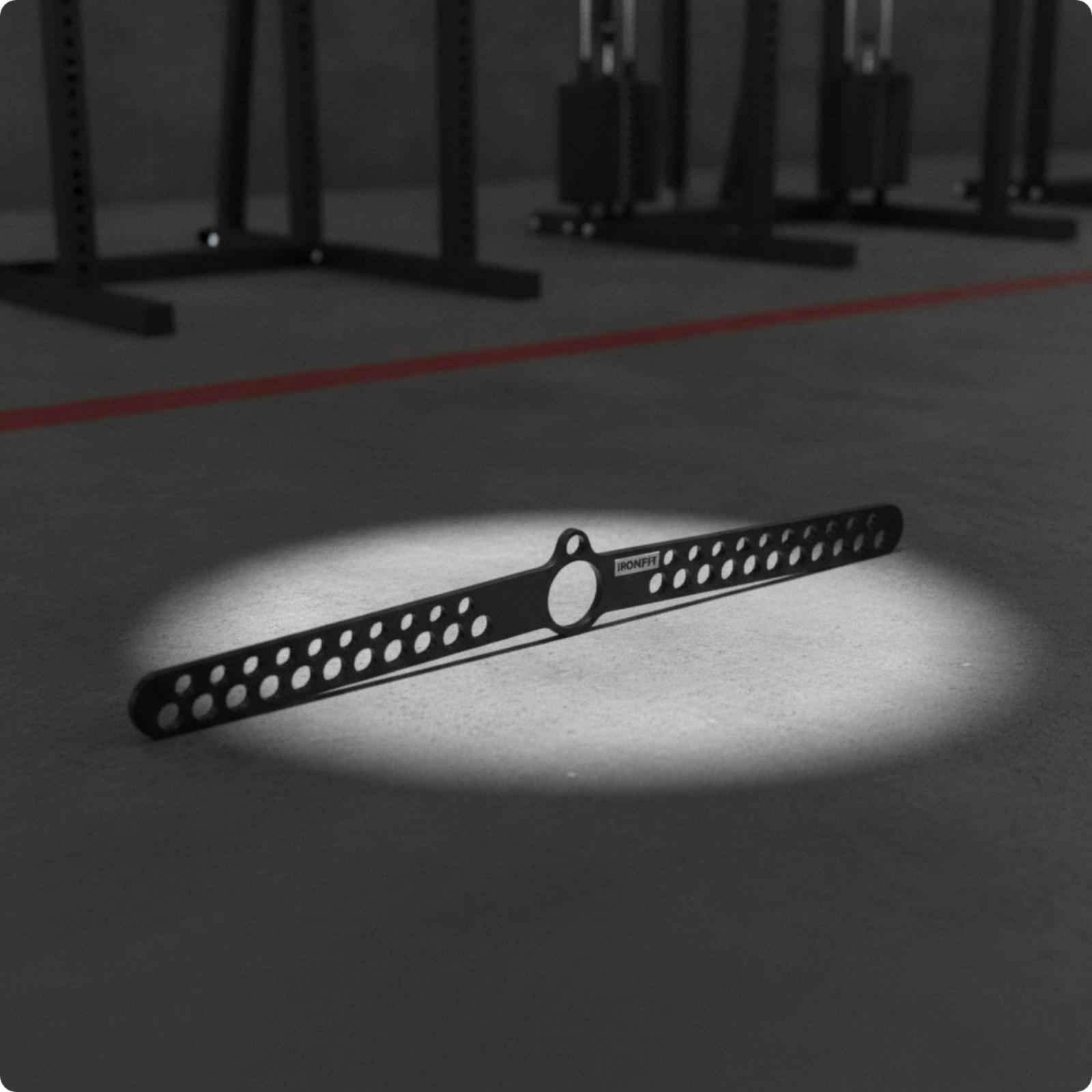 Lat Pulldown Bar - قضيب سحب علوي متعدد الفتحات مع